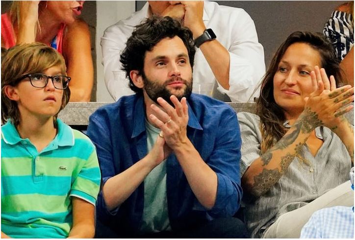 Cassius Riley in the left corner with his mother and Penn Badgely in 2019 Tennis Championship