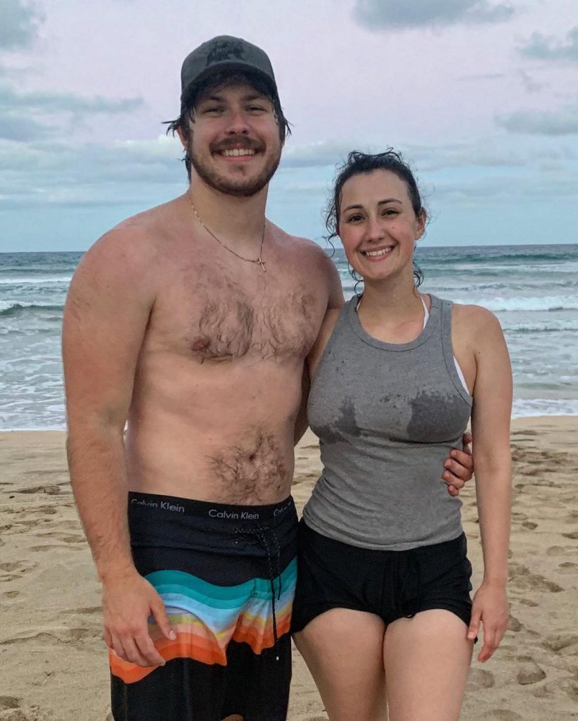 Dakota Alan Norris and his girlfriend in Hawaii 2022